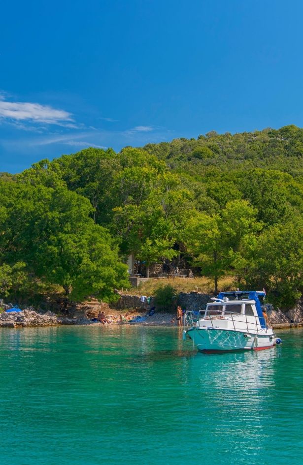 Ovu plažu nazivaju zlatnom, a nalazi se na jednom kvarnerskom ostrvu