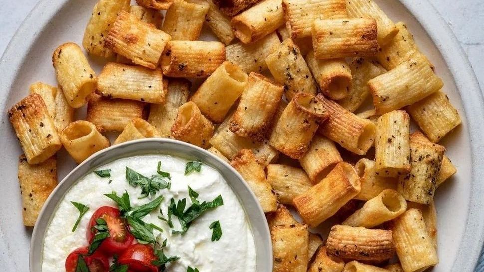 Umesto klasičnog čipsa jede se novi gastro izum sa TikToka – Pasta Chips!