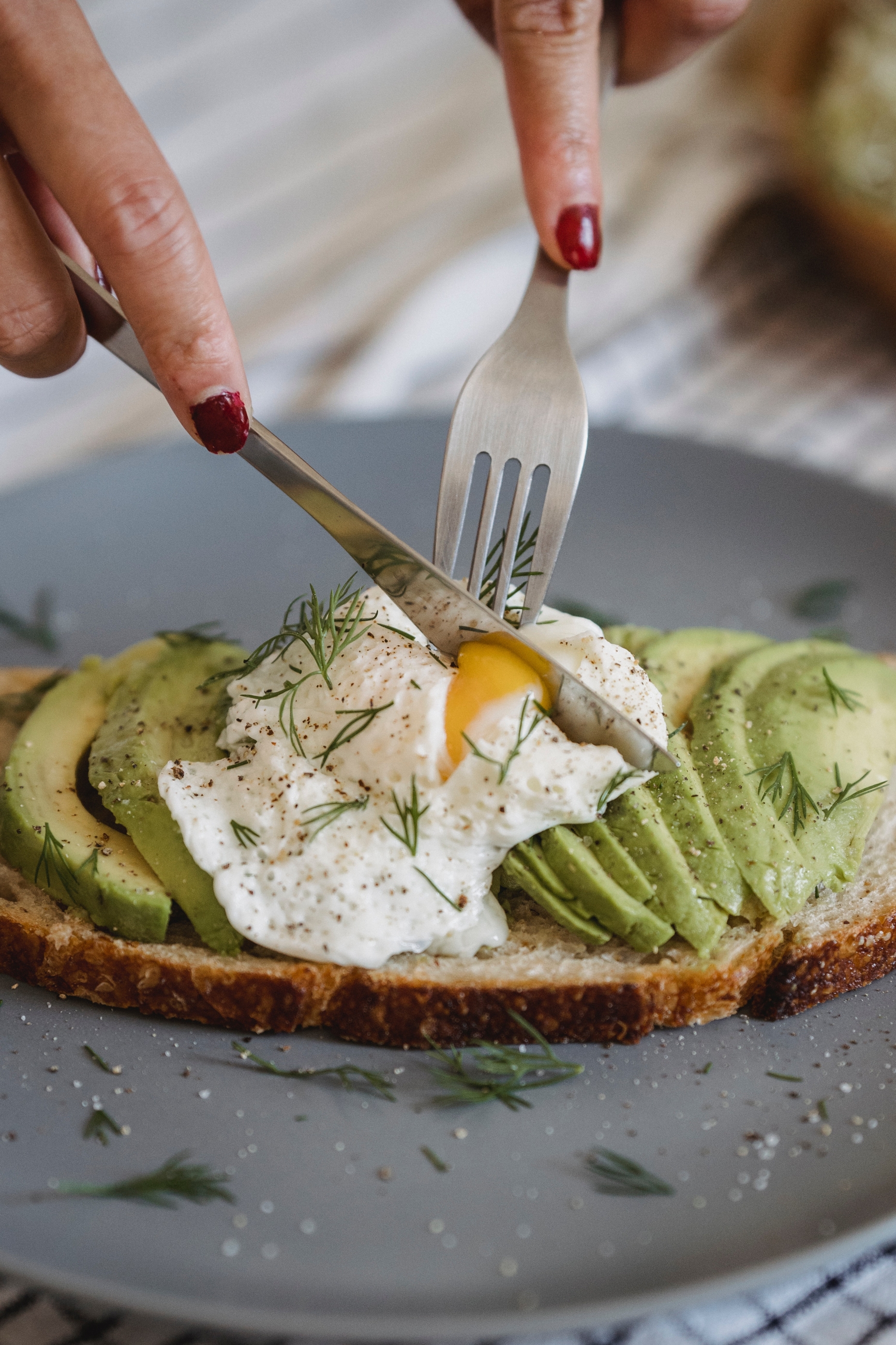 Narendano jaje na avokado tostu novi je viralan trend koji je zaludeo korisnike TikToka, donosimo recept