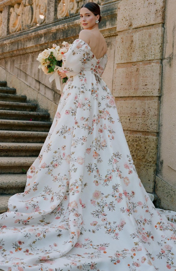 Sophia Bush, zvezda serije One Tree Hill, udala se u venčanici sa floralnim printom