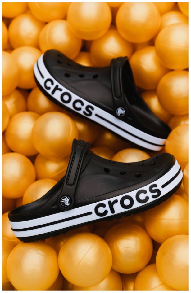 Crocs su zvanično postale najefektniji fashion detalj leta, evo i kako