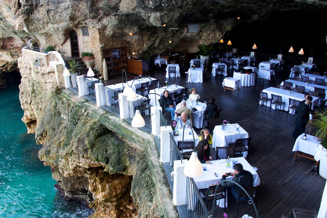 Vodimo vas u čaroban italijanski restoran koji se nalazi u pećini pored mora i oduzima dah