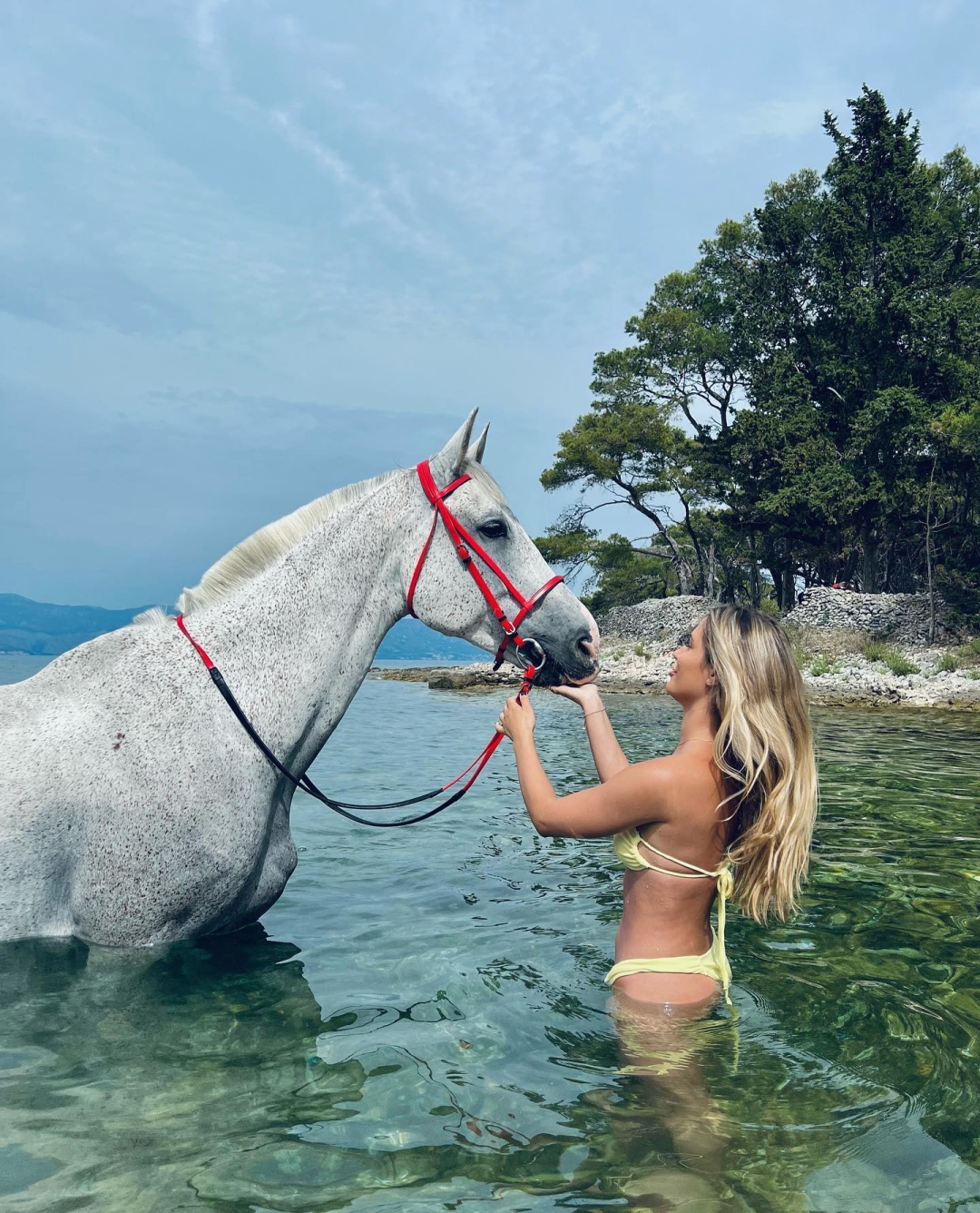 Jahanje i kupanje s konjima na ostrvu Brač zvuči kao sjajna ideja
