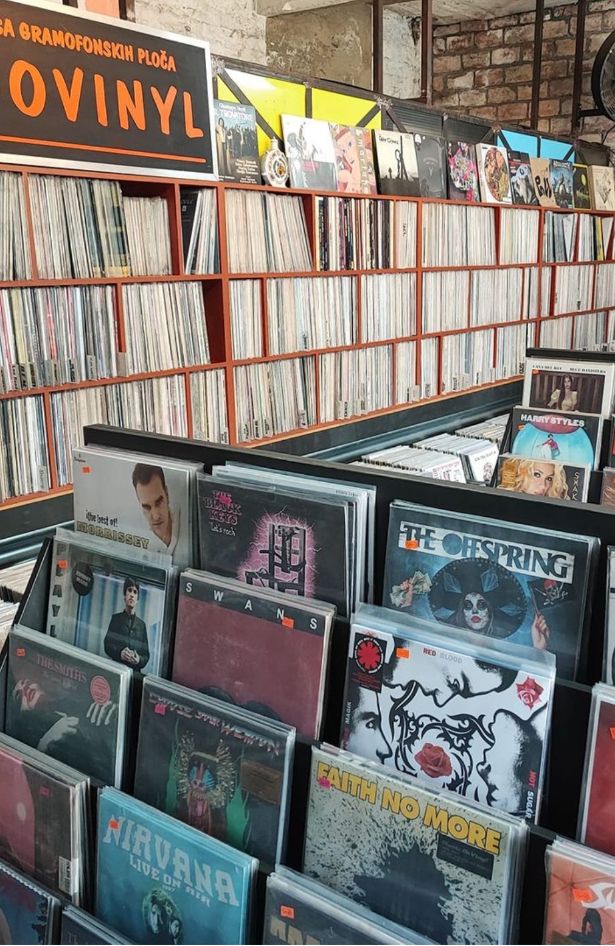 Vodimo vas u prodavnicu gramofonskih ploča Yugovinyl