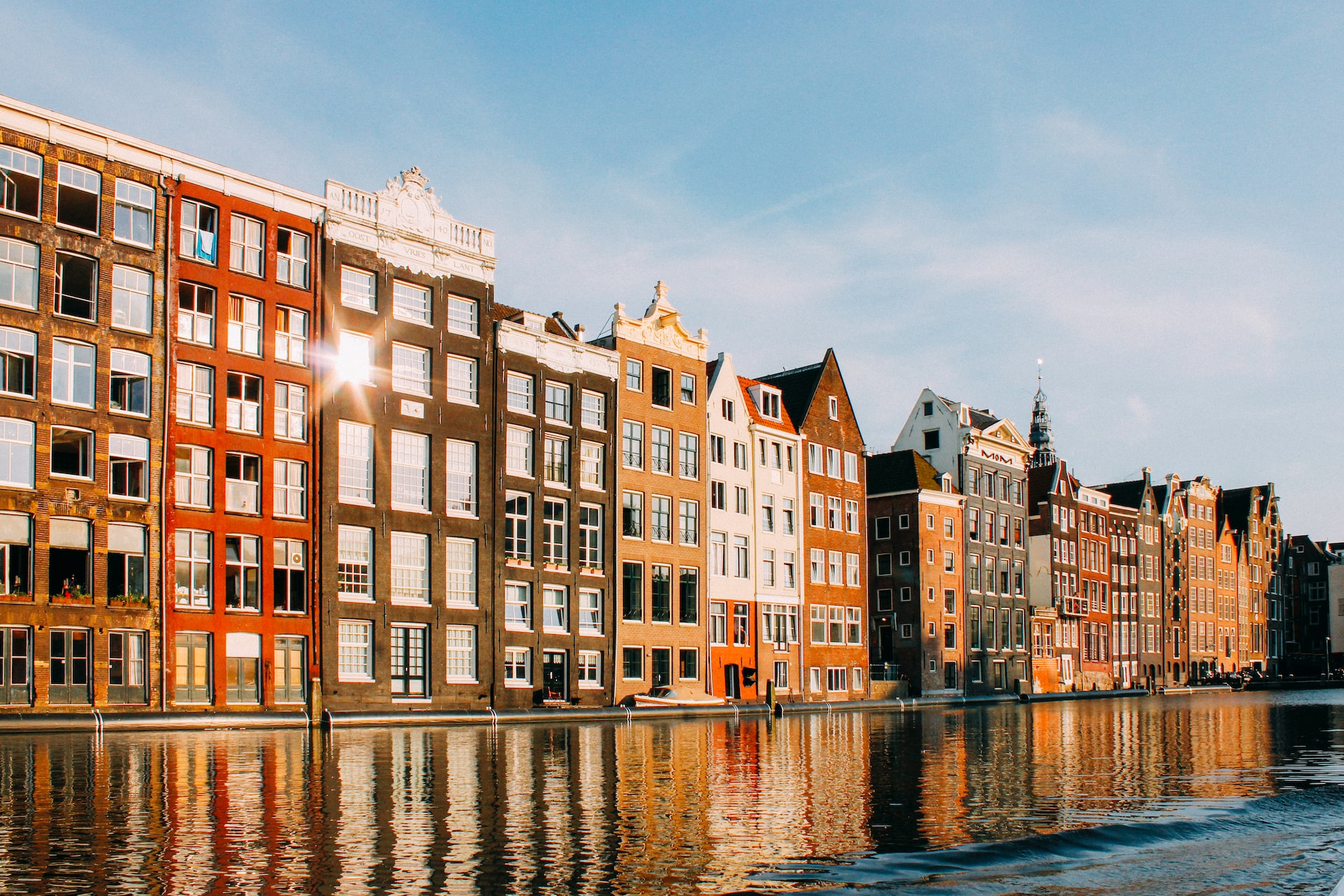 Evo zašto je dobro otputovati u Amsterdam leti 