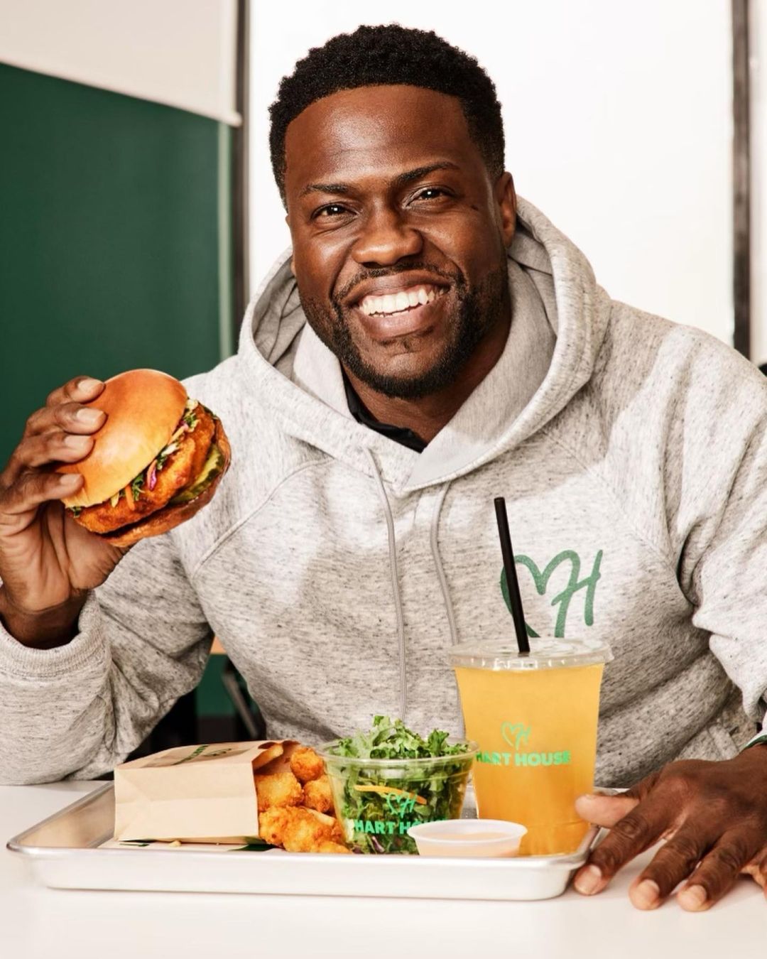 Američki komičar Kevin Hart otvara svoj prvi plant based fast food restoran