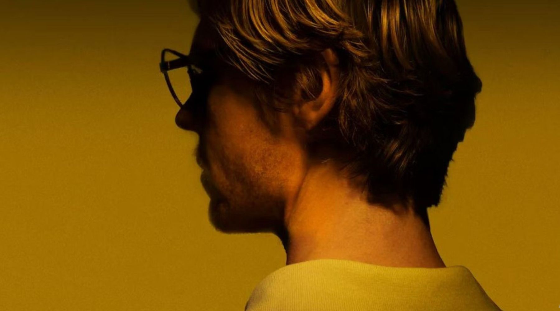 Prvi pogled na Evana Petersa u novoj Netflixovoj seriji ‘DAHMER – Monster: The Jeffrey Dahmer Story’