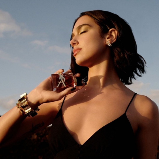 Dua Lipa predvodi YSL Beauty kampanju za najnoviji miris LIBRE Le Parfum