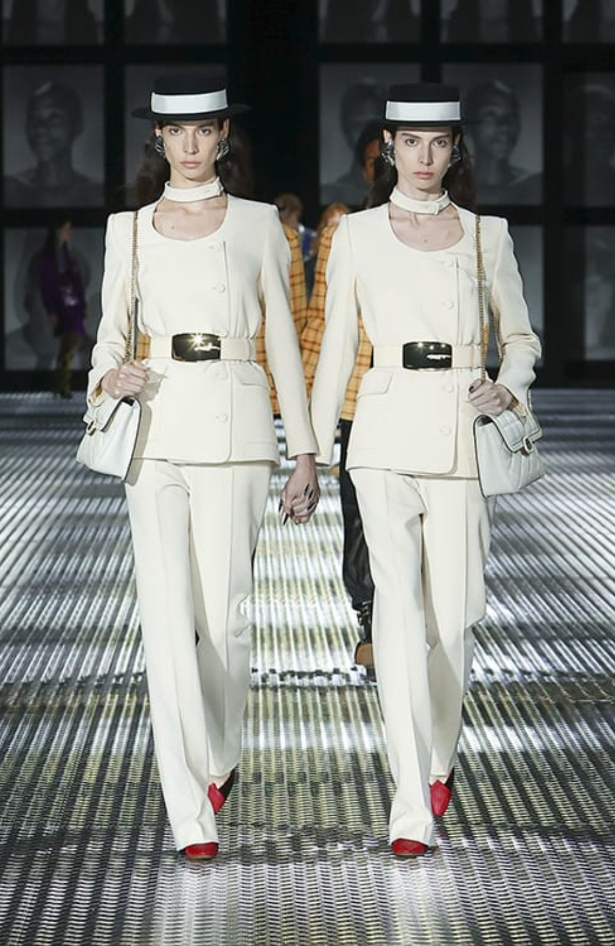 68 identičnih blizanaca prošetalo je Gucci Twinsburg revijom na Milanskoj nedelji mode