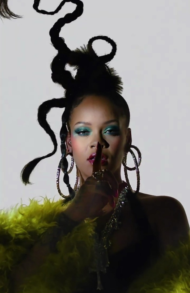 Rihanna u najavnom videu za predstojeći nastup na poluvremenu Super Bowl-a poručuje: You needed me