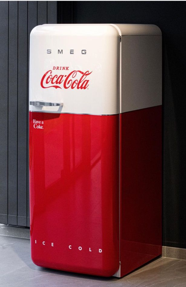 Smeg x Coca Cola limitirana serija frižidera je tu