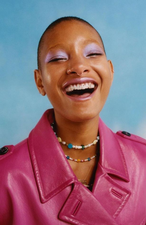 Willow Smith je zamenila svoj prepoznatljiv buzz cut za kratak bob