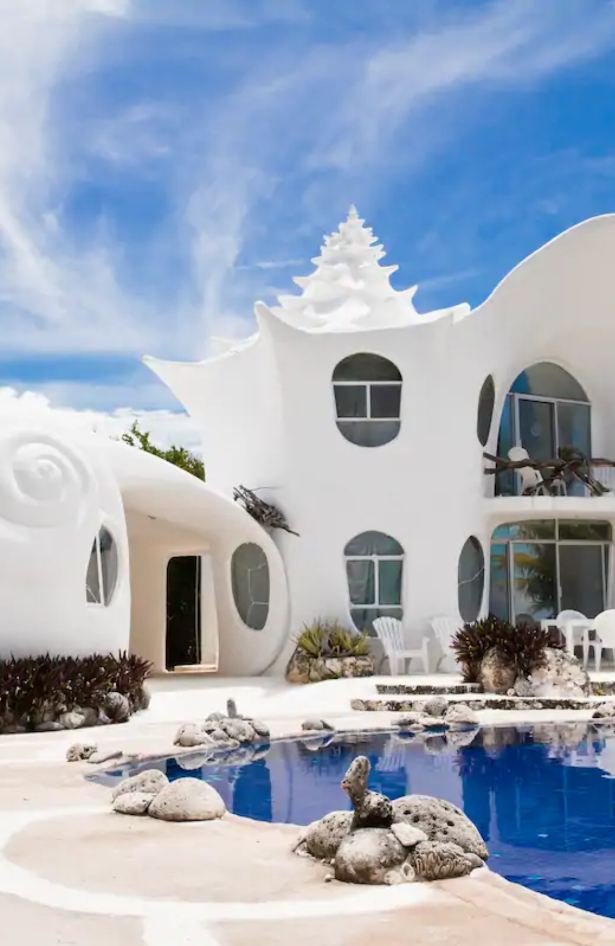 Pronašli smo Airbnb neobične arhitekture ‘Casa Caracol’ na meksičkom Ostrvu Žena