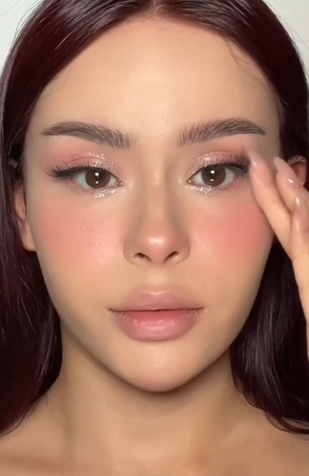 Angelic make-up look: Kako šminkom da postignete nežan izgled tokom praznika