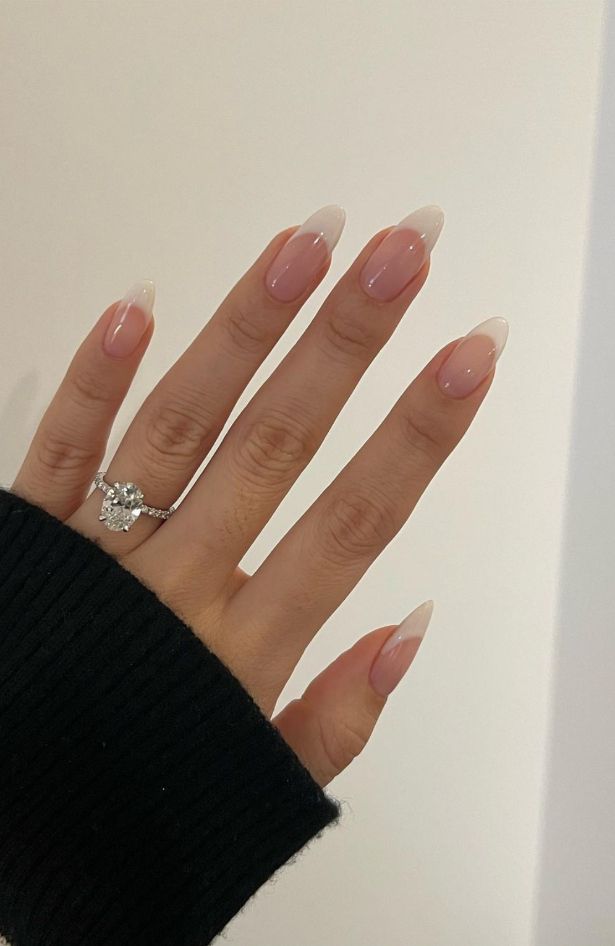 Vanilla french nails: Da li su ovo potencijalno ovogodišnji „glazed donut“ nokti?