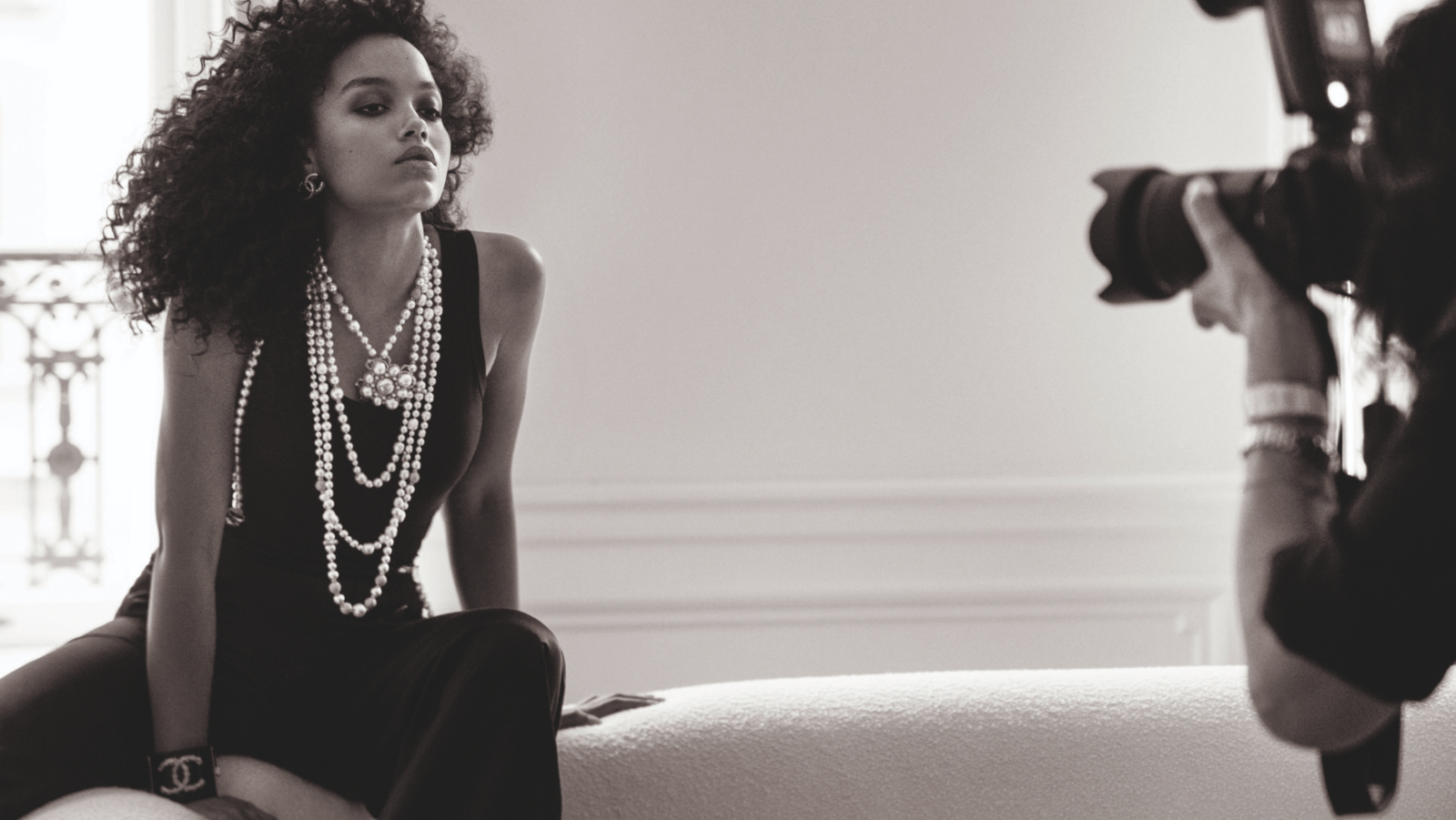 Odvažnost i ženstvenost u novoj kampanji Chanel Coco Mademoiselle sa Whitney Peak