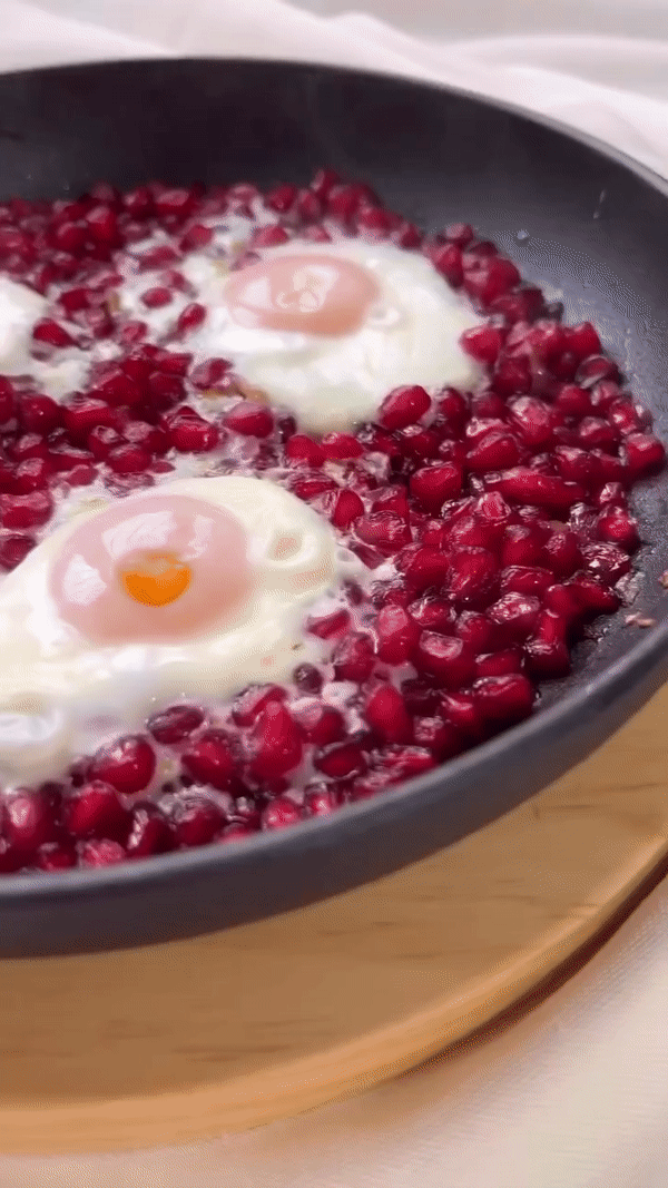 Jaje na oko u naru: Pripremamo jelo „narnumru“ sa Bliskog istoka