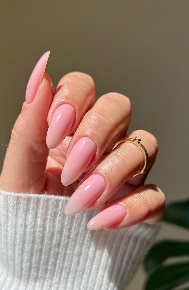 Lipgloss nails: Najnoviji nail trend koji doživljava svojih pet minuta slave