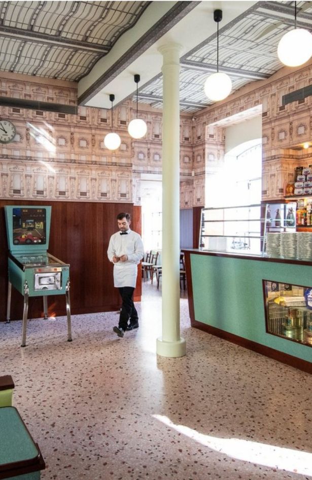 Na #instasave listi: Bar Luce u Milanu čiji enterijer je osmislio Wes Anderson