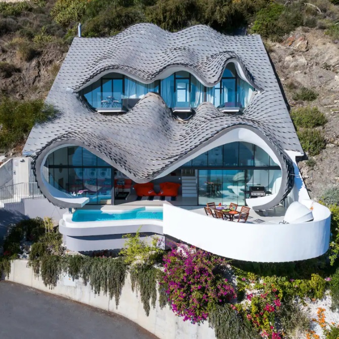 Ovaj Airbnb smeštaj je primer jedinstvenog arhitektonskog rešenja na obali Andaluzije
