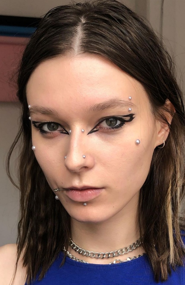 Fake piercings: High fashion izgled uz pomoć low risk beauty tehnike