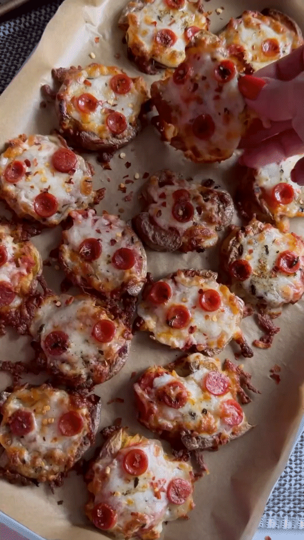 Pravimo hrskave mini pizze od mladih krompirića