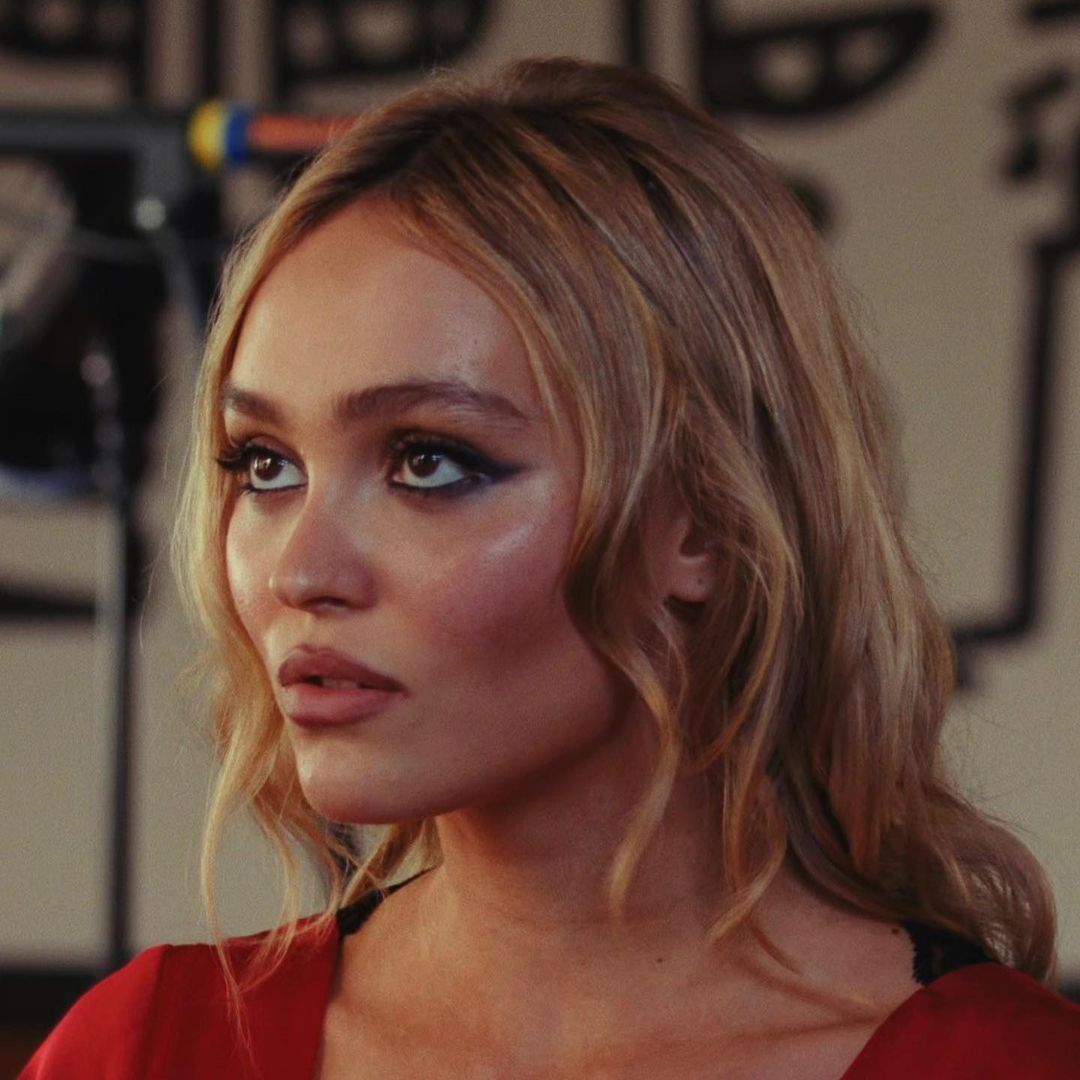 Otkrivamo beauty tajne koje se kriju iza makeup look-ova Lily Rose-Depp u seriji „The Idol“