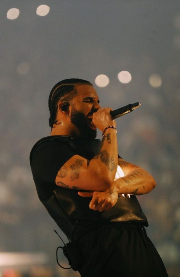 Drake poklanja Birkin torbe na nastupima?