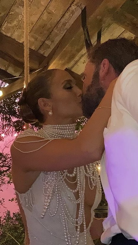 Jennifer Lopez objavila nikada pre viđene fotografije sa venčanja