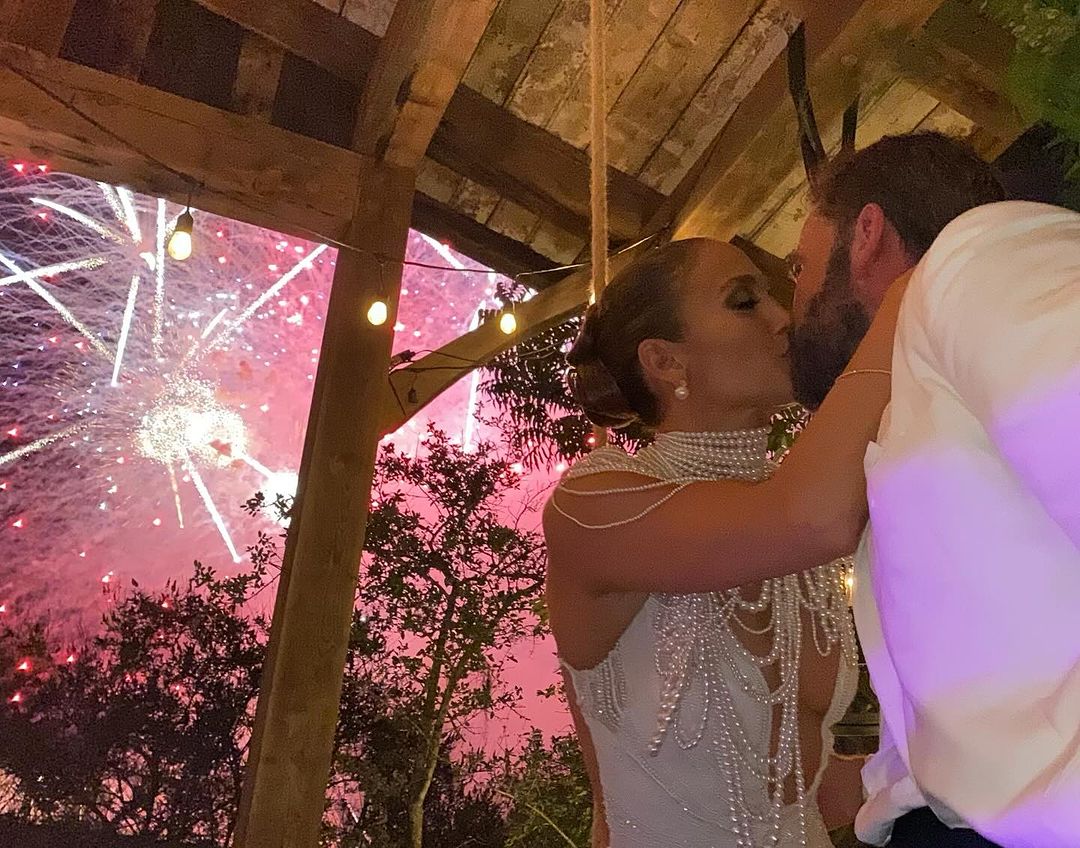 Jennifer Lopez objavila nikada pre viđene fotografije sa venčanja