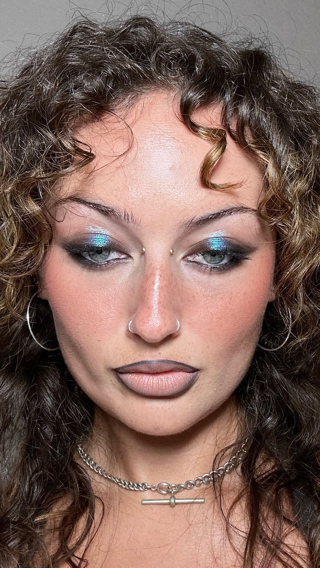 Beauty trend za jesen: Metallic smokey eye