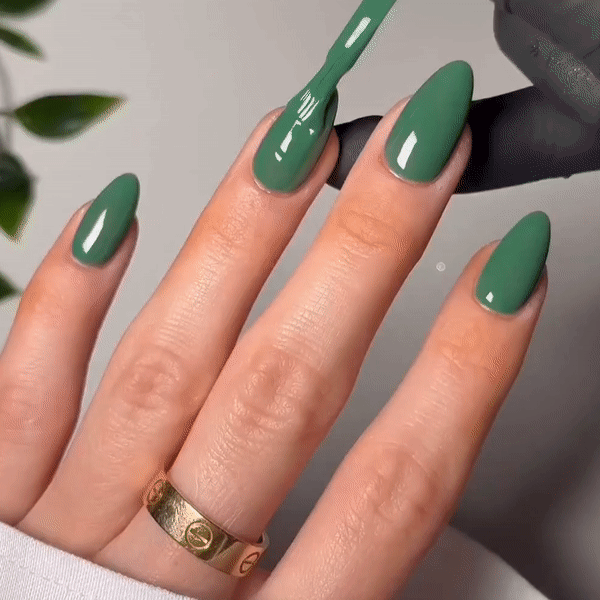 Leaf green nails kao poslednji pozdrav letu
