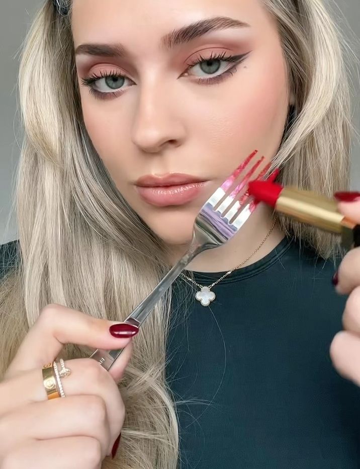 Halloween make-up uz pomoć samo jednog proizvoda? Znamo kako