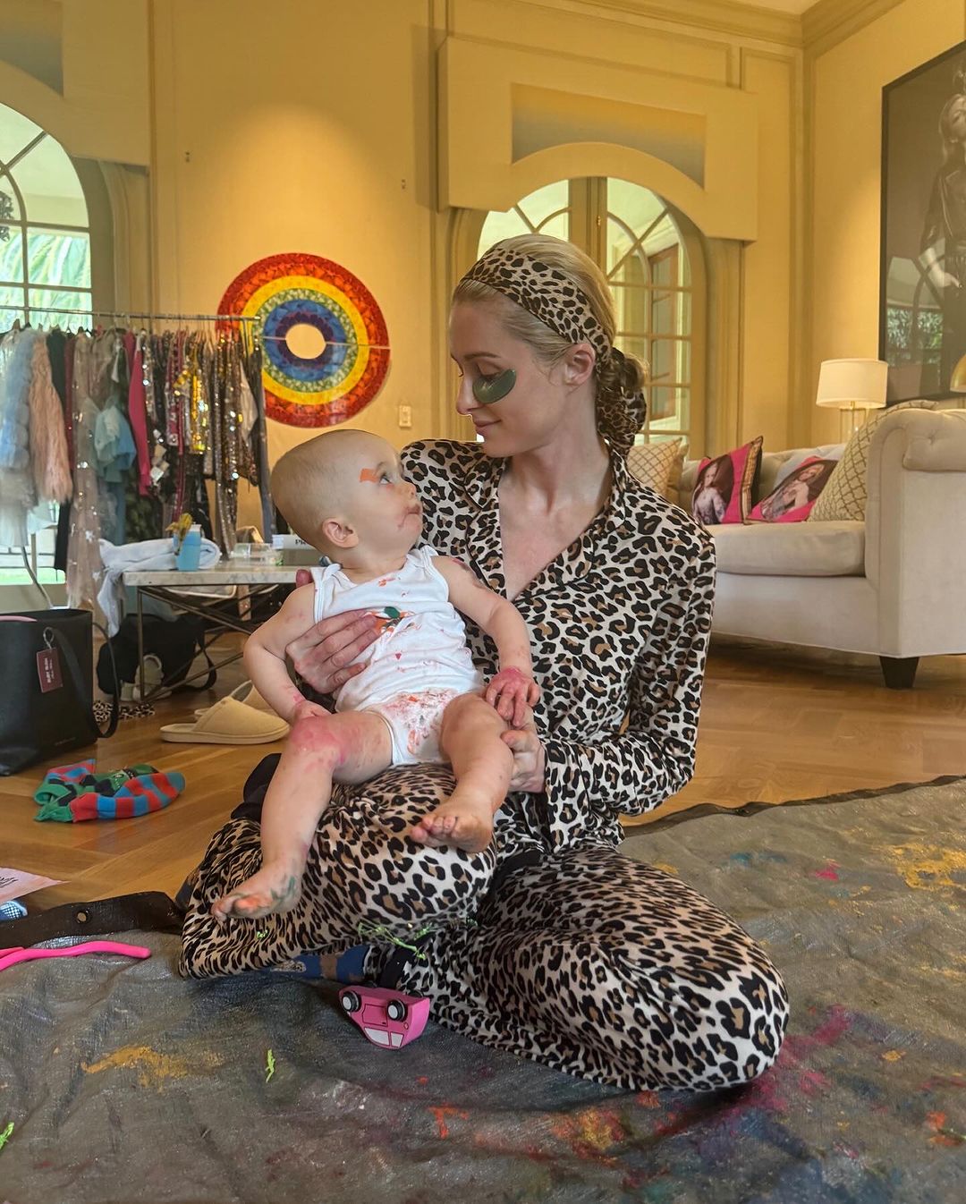 Paris Hilton ponovo postala majka: Znamo pol i ime deteta