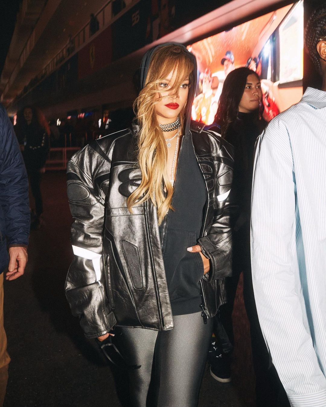 Šta Rihanna nosi ovih dana – custom made Balenciagu (logično)