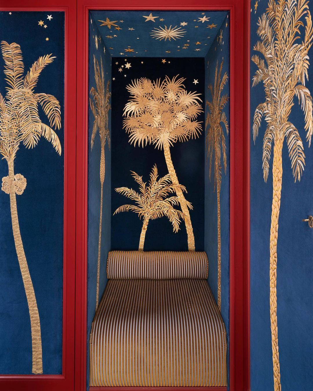 Novembarski object of desire: De Gournay Deco Palms tapeta
