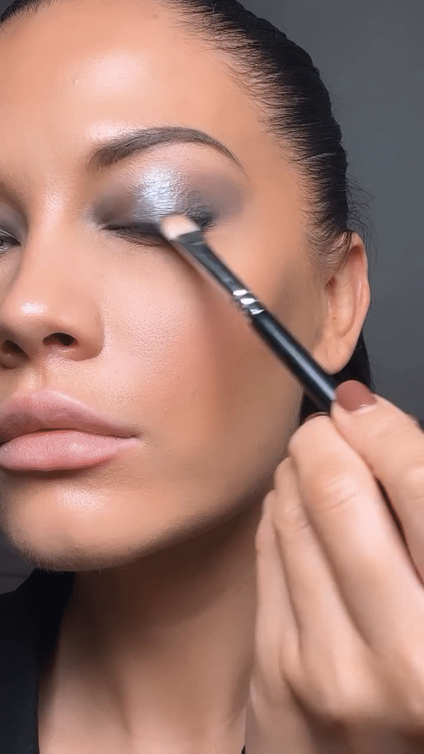 Tuxedo makeup: Način šminkanja inspirisan formalnim stilom muških smokinga