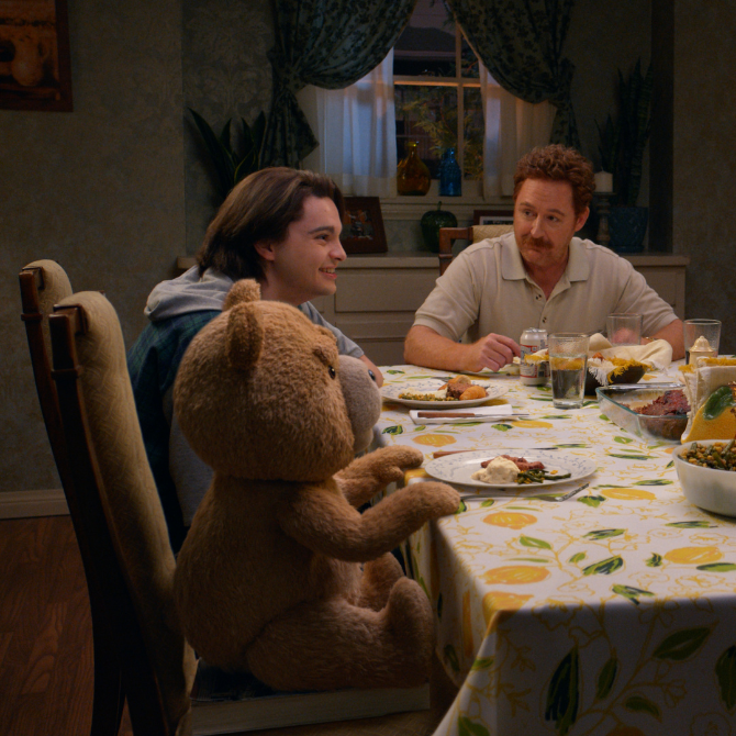 Serija „Ted“ uskoro dostupna na platformi SkyShowtime