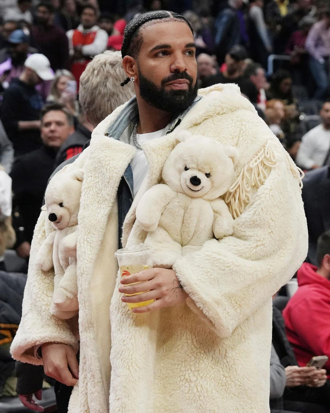 Reperski outwear: Big Sean nosi novu Roc Nation x Moncler jaknu a Drake plišane medvede?