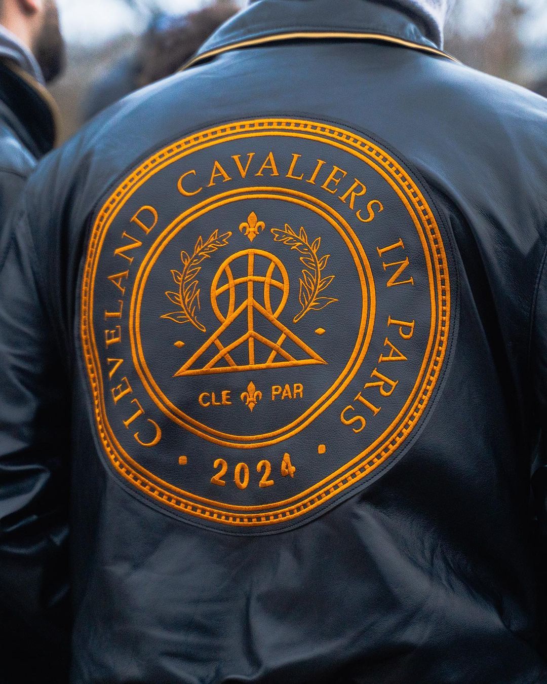 NBA zvezde doputovale su u Pariz – a nama su pažnju privukle jakne dizajnirane specijalno za ovu priliku