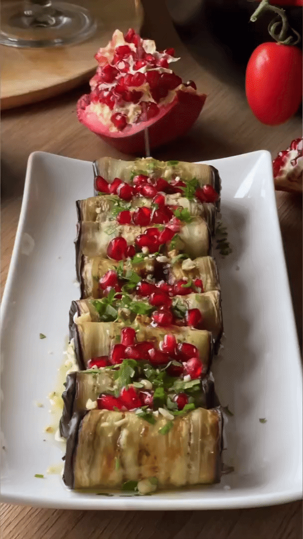 Recept za rolovani patlidžan punjen sirom, orasima i semenkama nara