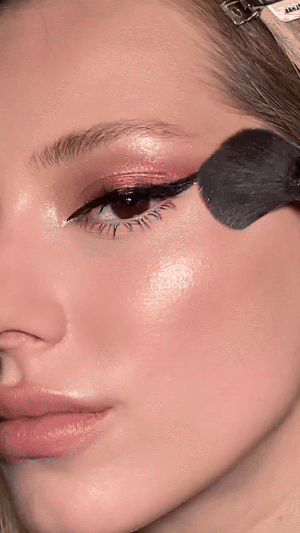 Romantic eyes: Evo kako da rekreirate look inspirisan Danom zaljubljenih