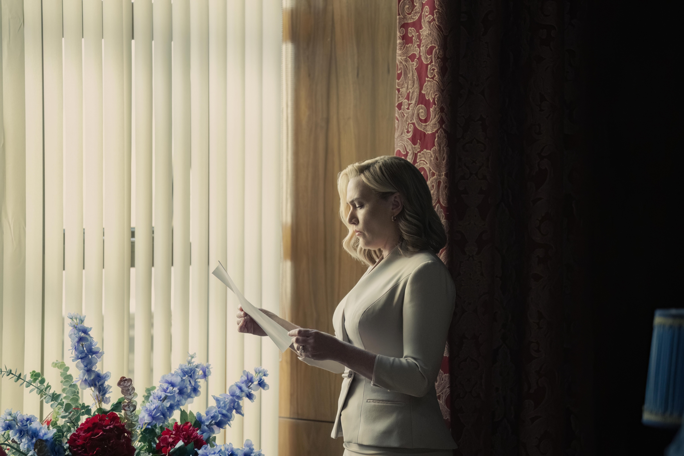 Kate Winslet i Hugh Grant u novoj mini seriji „Režim“ koju nestrpljivo iščekujemo