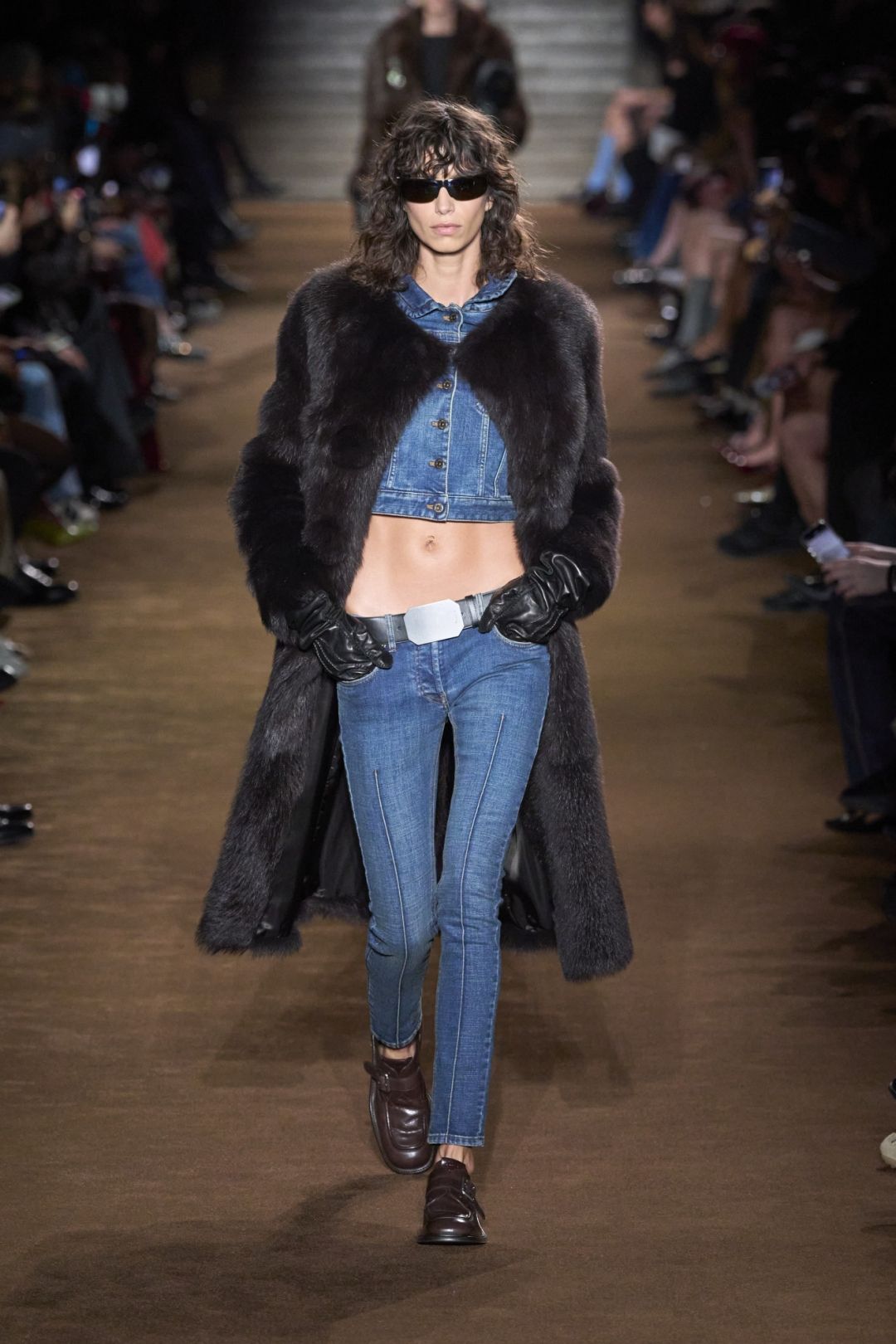 Da li ove jeseni ponovo nosimo skinny jeans? Miuccia Prada kaže DA