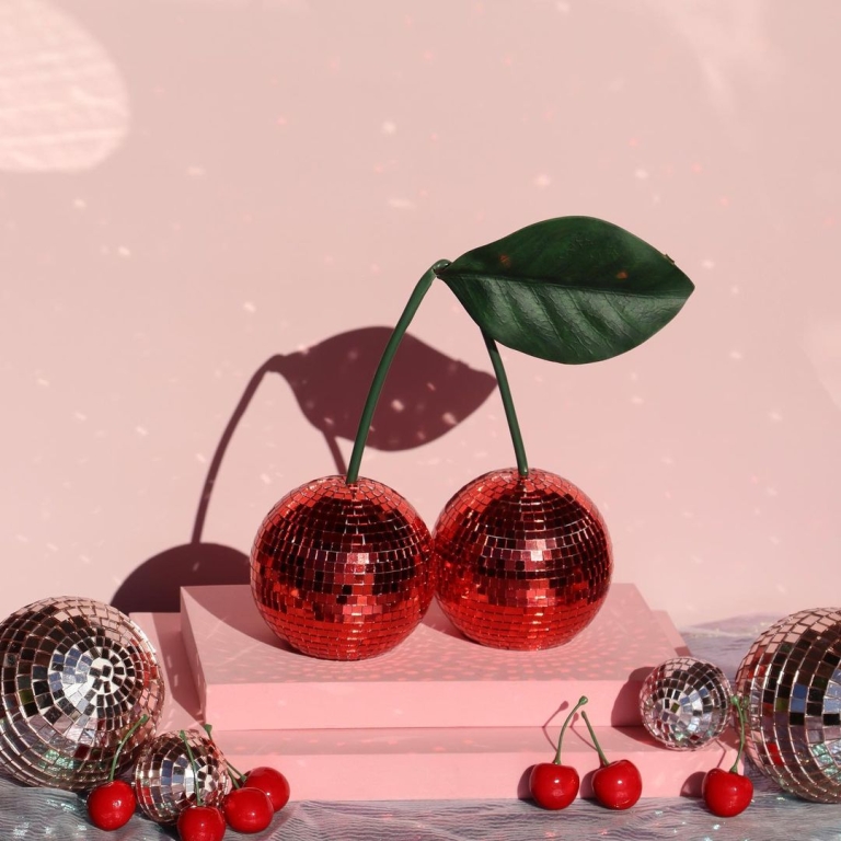 Wishlist: Cherry Disco kugle brenda Sofiest Designs