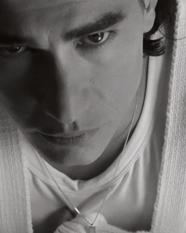 Glumac Enzo Vogrincic iz filma „Society of the Snow“ je novo lice Zara Man kampanje