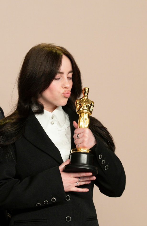 2 in 22: Billie Eilish oborila rekord i postala najmlađa dvostruka dobitnica nagrade Oskar