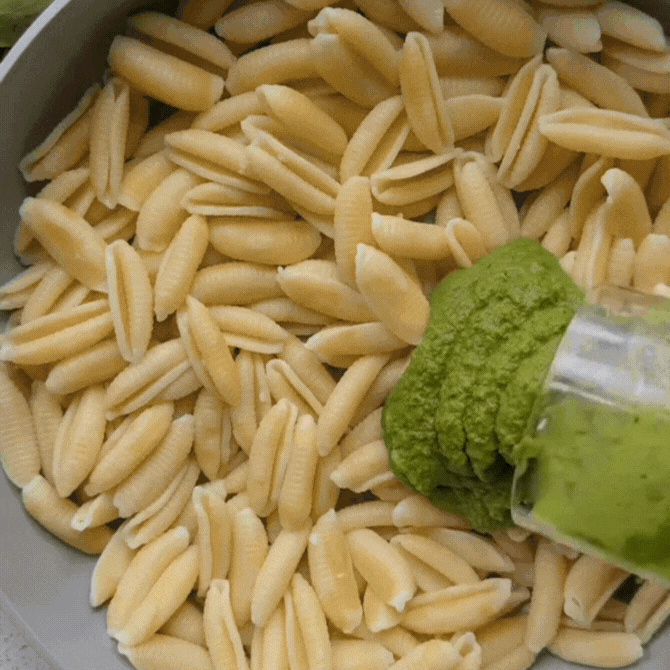 Spoj hranljivog i ukusnog. Donosimo recept za „all your greens“ pastu