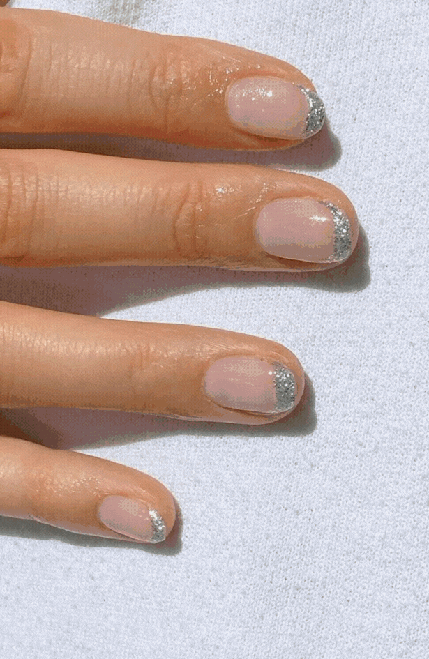 Nail art inspiration: Metallic french tip