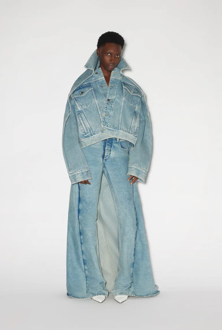 THE OVERSIZE JACKET